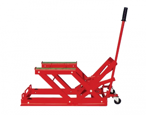 移動(dòng)升降臺(tái)節(jié)省好多時(shí)間